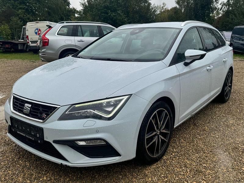 Weiß Gebraucht 2020 Seat Leon ST FR Kombi | 9.900 € (Superpreis) - Bild 1/4