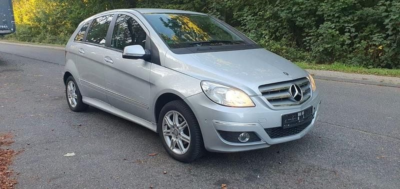 Silber Gebraucht 2009 Mercedes B170 Van / Kleinbus | 4.900 € (Superpreis) - Bild 1/4