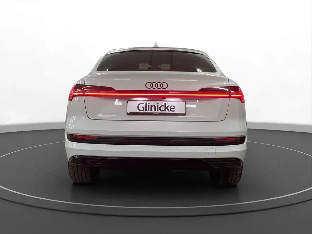 Gebraucht Audi e-tron Sportback Advanced 300 kW (408 PS) 2023 Gletscherweiß metallic SUV