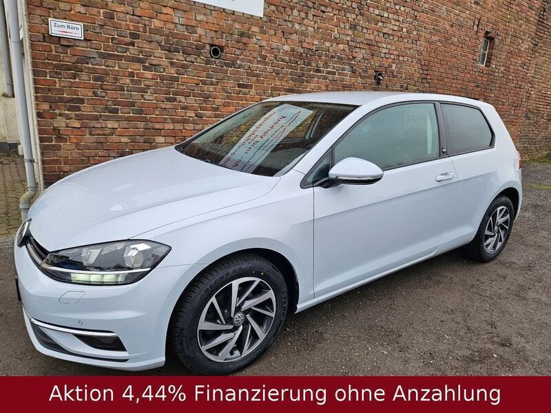 Silber Gebraucht 2017 VW Golf VII Sound Limousine | 11.990 € (Superpreis) - Bild 1/4