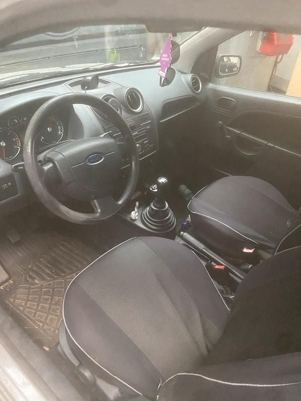 Gebraucht Ford Fiesta 60 PS (44 kW) 2006 Grau Kleinwagen