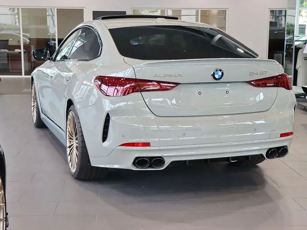 Neu Alpina B4 529 PS (389 kW) 2025 Individuallackierung modegrau uni Coupé