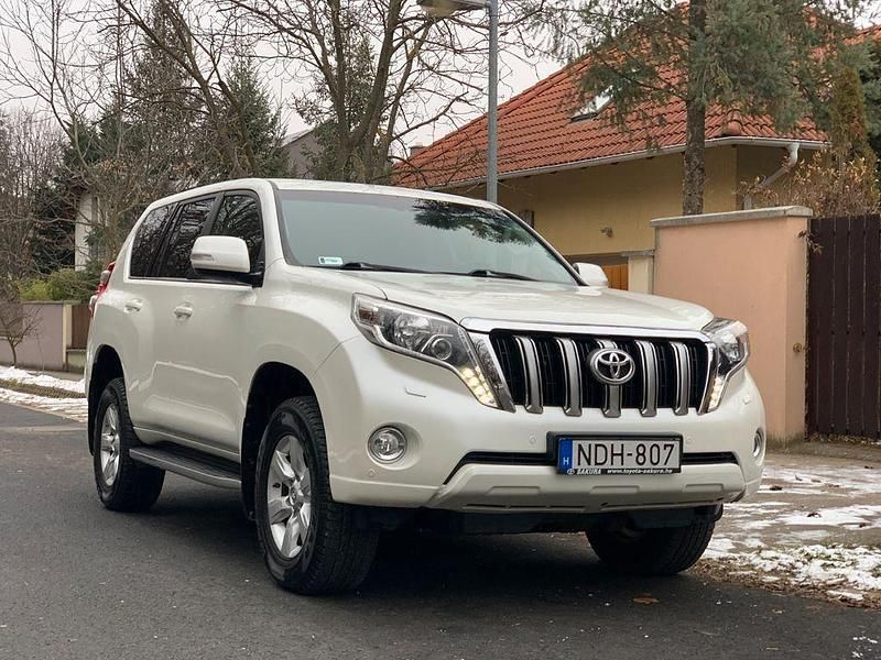 Weiß Gebraucht 2014 Toyota Land Cruiser SUV | 35.990 € (Teuer) - Bild 1/4