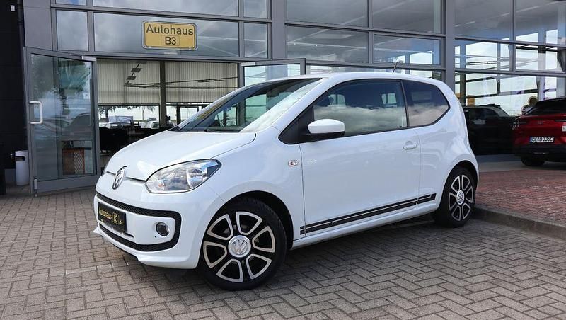 Weiß Gebraucht 2015 VW up! CLUB Kleinwagen | 7.447 € (Etwas zu teuer) - Bild 1/4