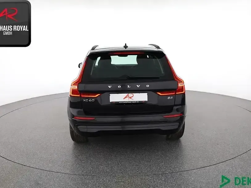 Używany Volvo XC60 197 KM (144 kW) 2021 Czarny SUV