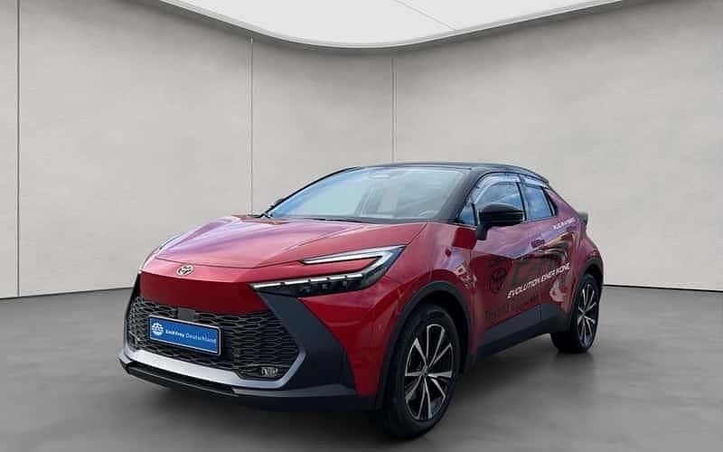 Karminarot metallic / dach sc Gebraucht 2025 Toyota C-HR Team SUV | 33.990 € (Guter Preis) - Bild 1/4
