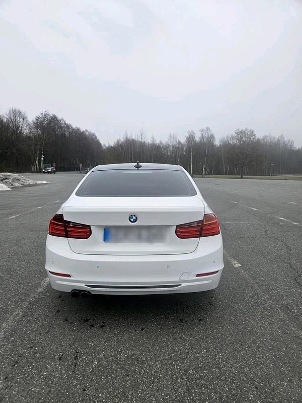 Gebraucht BMW 328 245 PS (180 kW) 2014 Weiß Limousine