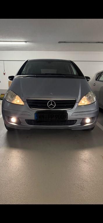 Blau Gebraucht 2006 Mercedes A170 Avantgarde Van / Kleinbus | 2.950 € (Guter Preis) - Bild 1/4