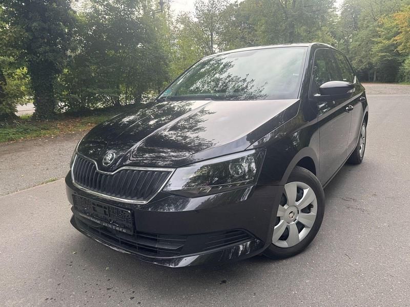 Schwarz Gebraucht 2016 Skoda Fabia Ambition Kleinwagen | 9.390 € (Fairer Preis) - Bild 1/4