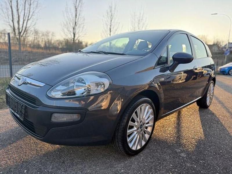 Grau Gebraucht 2010 Fiat Punto Evo Dynamic Kleinwagen | 3.690 € (Fairer Preis) - Bild 1/4