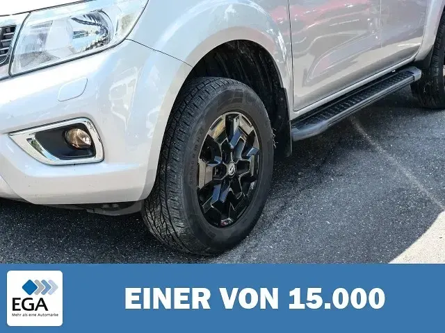 Gebraucht Nissan Navara Acenta 190 PS (139 kW) 2022 Silber metallic Pickup