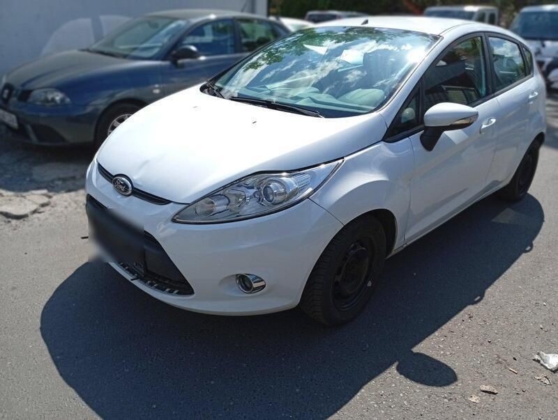 Weiß Gebraucht 2012 Ford Fiesta Kleinwagen | 2.490 € - Bild 1/4