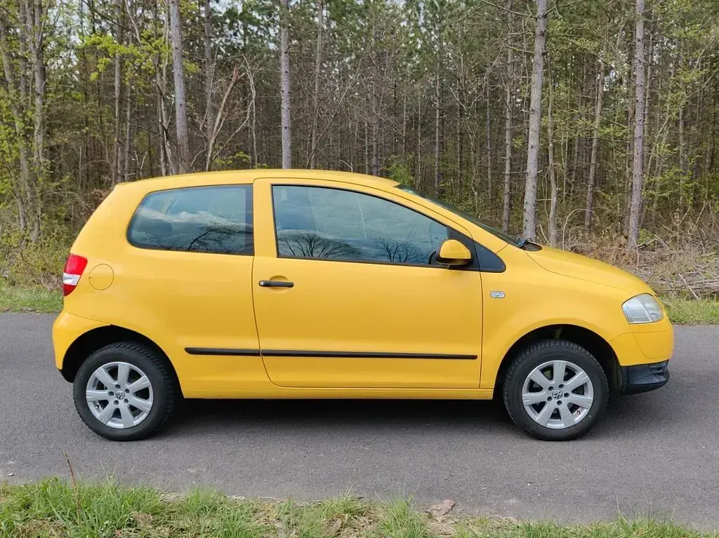 Gebraucht VW Fox 54 PS (39 kW) 2008 Gelb Kleinwagen
