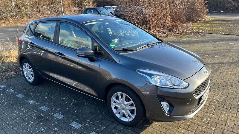Gebraucht Ford Fiesta Cool & Connect 101 PS (74 kW) 2018 Grau Kleinwagen