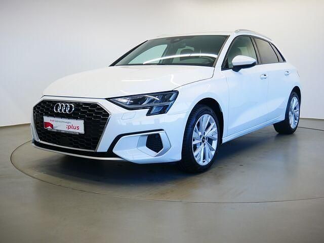 Używany Audi A3 Advanced 116 KM (85 kW) 2024 Biały Sedan/Limuzyna
