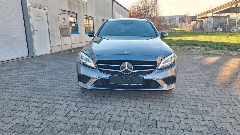 Gebraucht Mercedes C220 Avantgarde 194 PS (142 kW) 2020 Grau Kombi