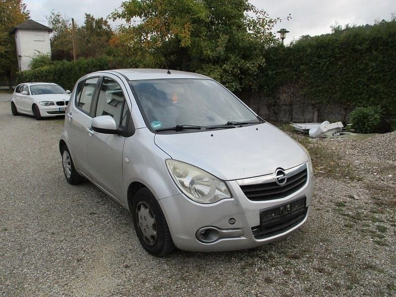 Silber Gebraucht 2009 Opel Agila Edition Kleinwagen | 999 € (Guter Preis) - Bild 1/4