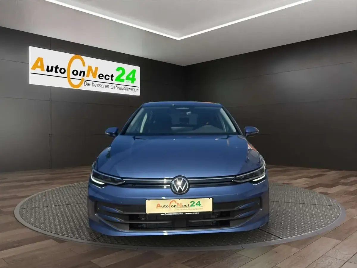Neu VW Golf VIII Business 116 PS (85 kW) 2026 Anemonenblau Limousine