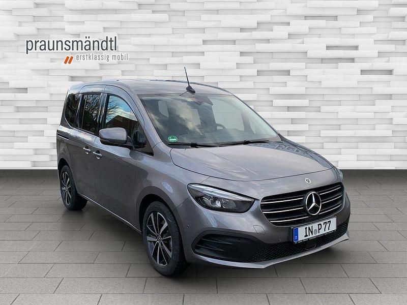 Gebraucht Mercedes T180 Progressive 116 PS (85 kW) 2025 Grau Van / Kleinbus