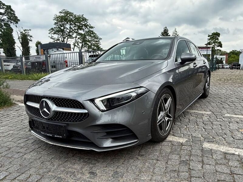 Grau Gebraucht 2019 Mercedes A200 Edition Limousine | 24.900 € (Fairer Preis) - Bild 1/4
