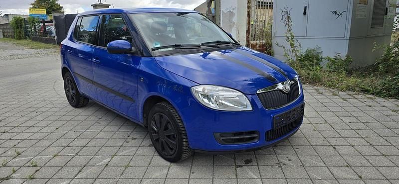 Blau Gebraucht 2009 Skoda Fabia Ambiente Kleinwagen | 990 € (Superpreis) - Bild 1/4