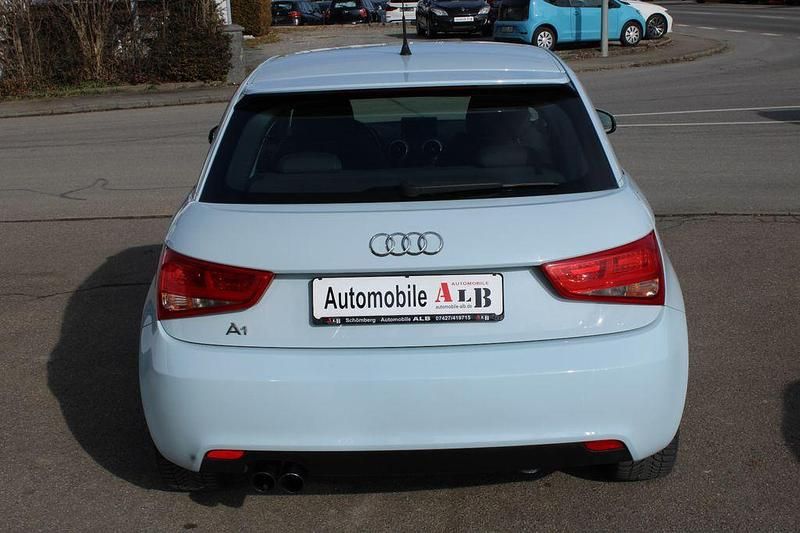 Gebraucht Audi A1 Ambition 122 PS (89 kW) 2010 Blau Kleinwagen