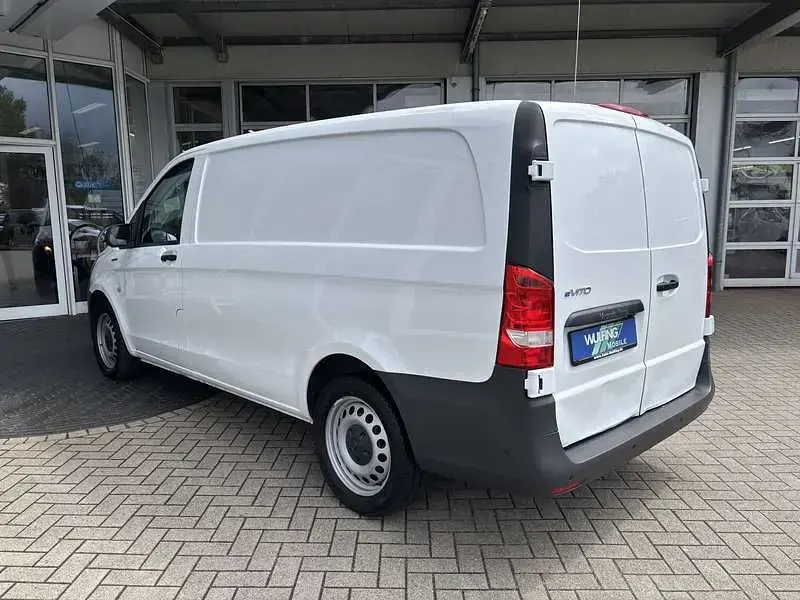 Gebraucht Mercedes e-Vito 85 kW (116 PS) 2024 Weiß Van