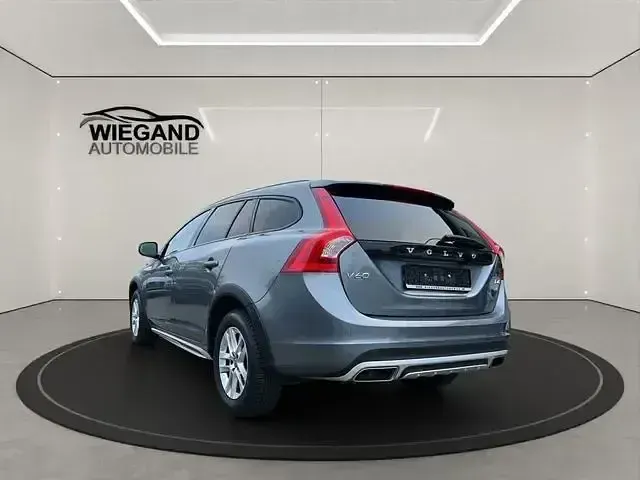 Gebraucht Volvo V60 CC 190 PS (139 kW) 2016 Grau Kombi