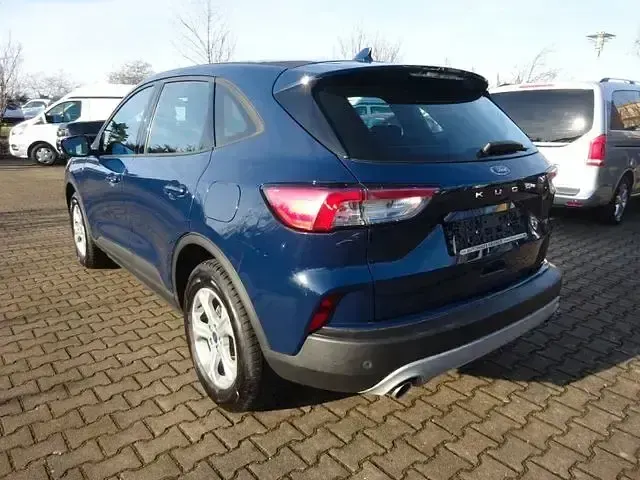 Usado Ford Kuga Cool & Connect 120 HP (88 kW) 2021 Azul SUV