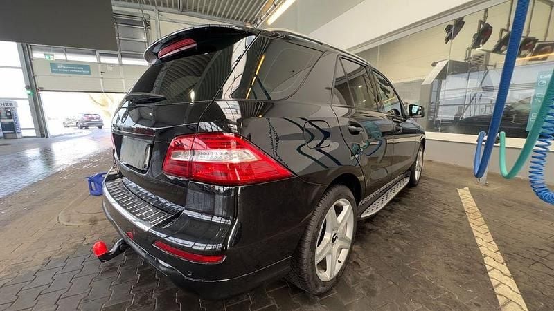 Gebraucht Mercedes ML350 Edition 1 258 PS (189 kW) 2012 Schwarz SUV