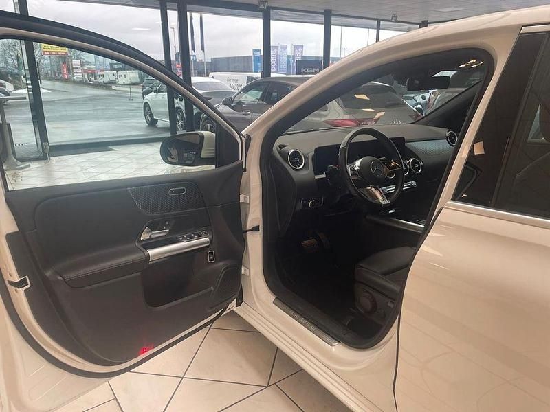 Gebraucht Mercedes B180 Advanced 136 PS (100 kW) 2024 Weiß Kleinwagen