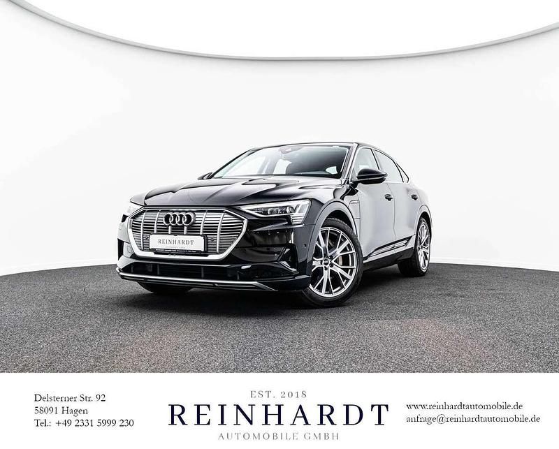 Mythosschwarz metallic Gebraucht 2022 Audi e-tron Sportback Advanced SUV | 34.245 € (Superpreis) - Bild 1/3