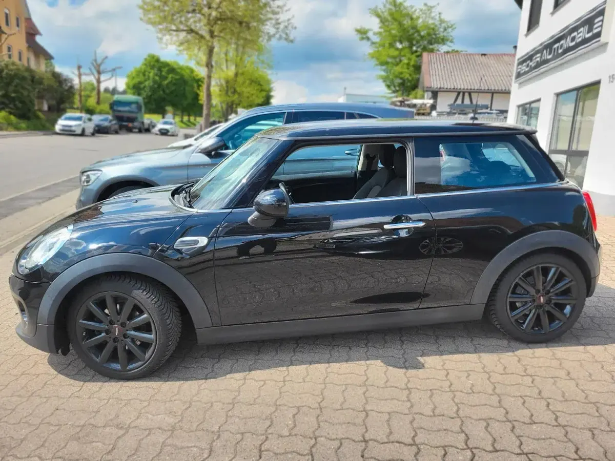 Gebraucht Mini Cooper Coupé Pepper 136 PS (100 kW) 2016 Schwarz Coupé
