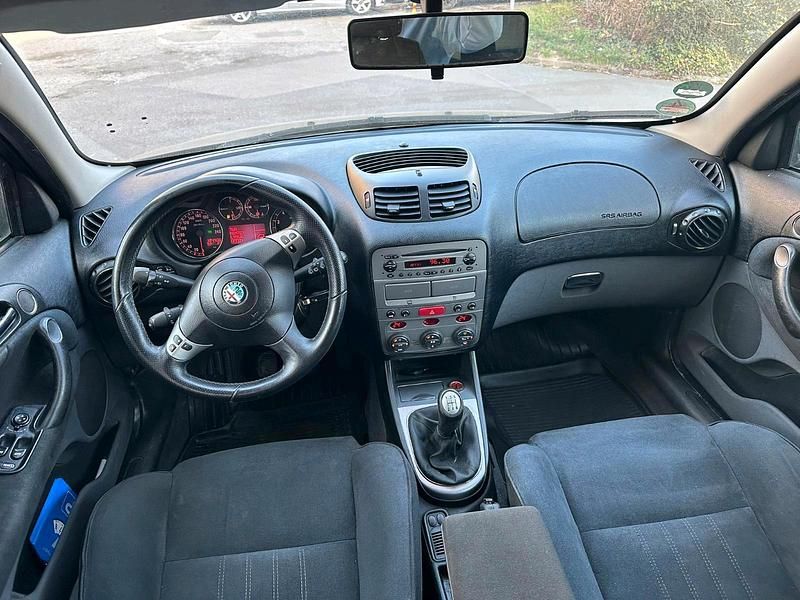 Gebraucht Alfa Romeo 147 109 PS (80 kW) 2009 Schwarz Kleinwagen