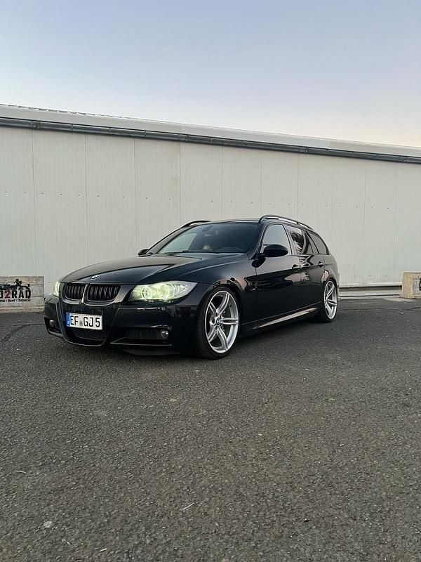 Schwarz Gebraucht 2007 BMW 325 M Sport Kombi | 7.000 € - Bild 1/4