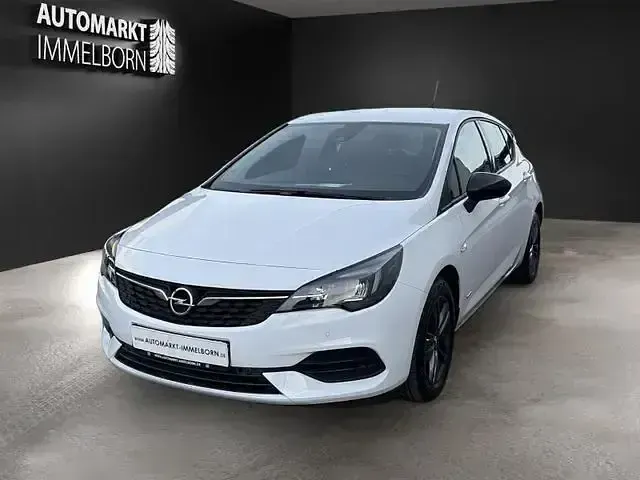 Używany Opel Astra Design & Tech 217 KM (159 kW) 2021 Biały Sedan/Limuzyna