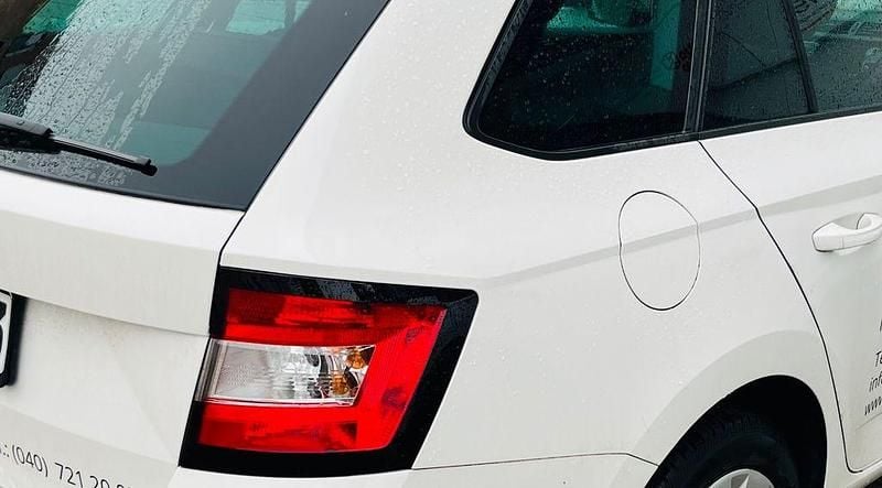 Gebraucht Skoda Fabia Ambition 95 PS (69 kW) 2022 Weiß Kleinwagen