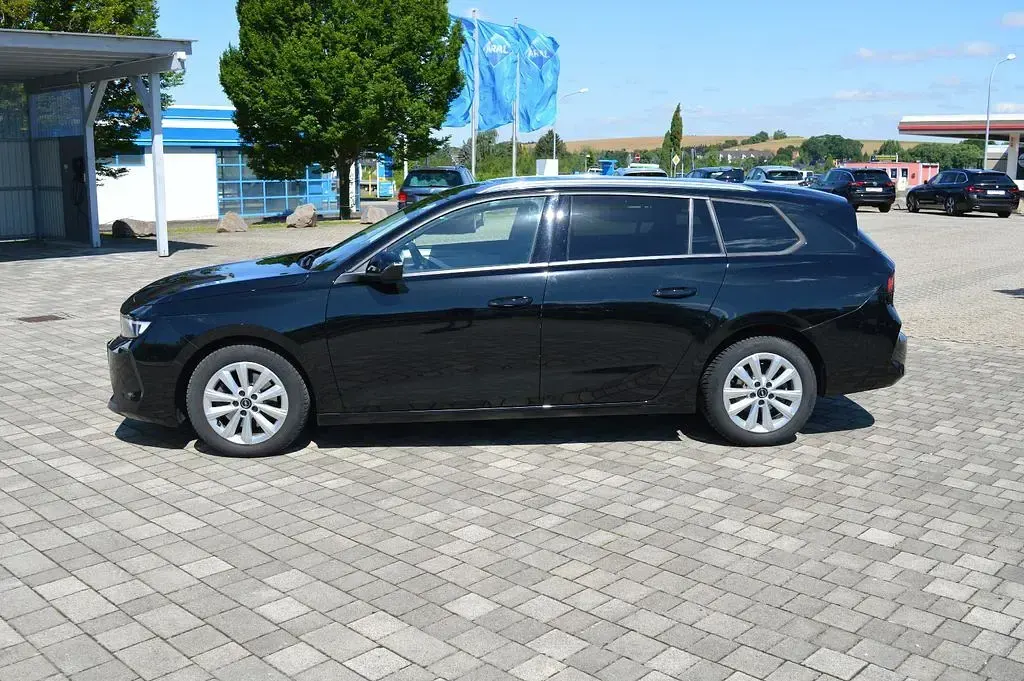 Gebraucht Opel Astra Elegance 131 PS (96 kW) 2023 Schwarz Kleinwagen