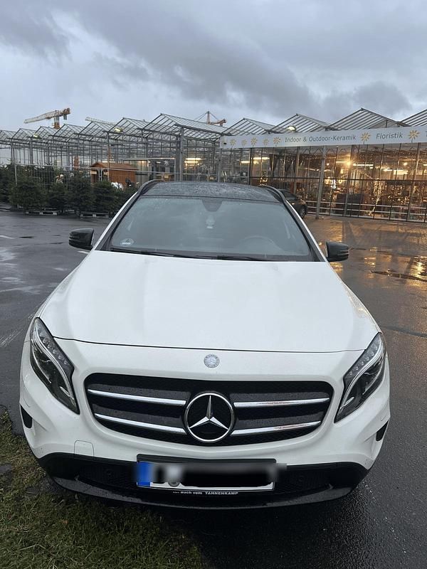 Gebraucht Mercedes GLA200 Style 156 PS (114 kW) 2016 Weiß SUV