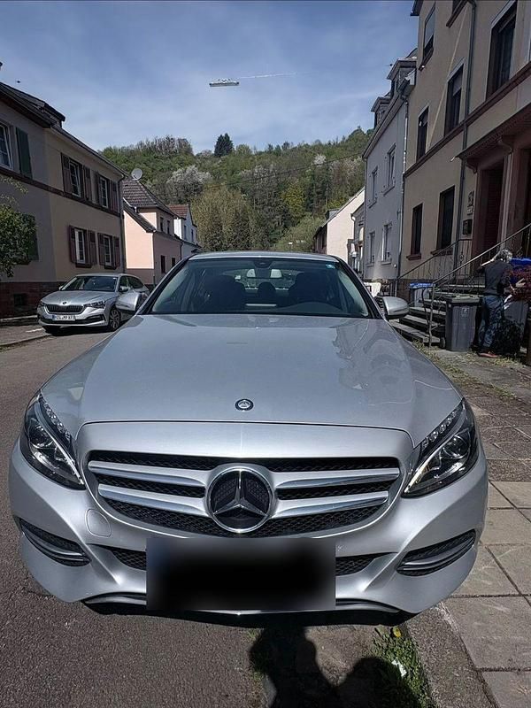 Gebraucht Mercedes C180 116 PS (85 kW) 2015 Silber Limousine