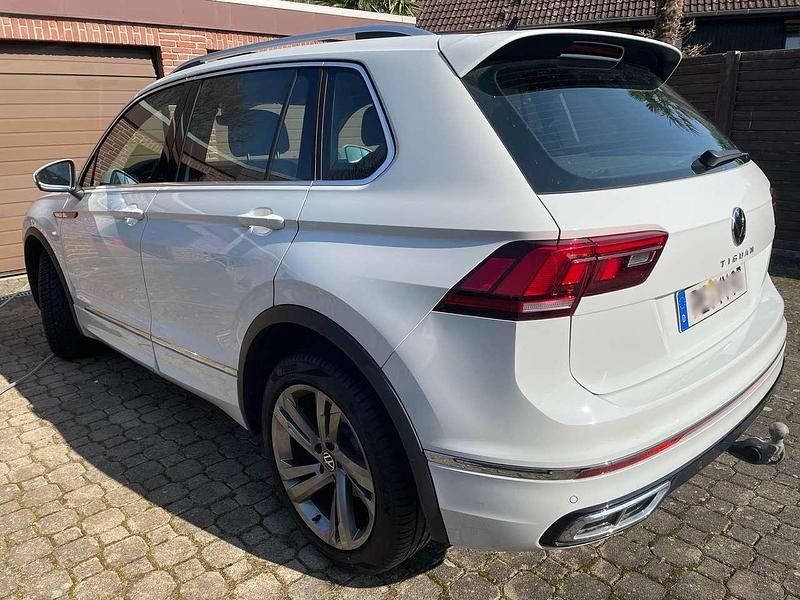 Gebraucht VW Tiguan R-line 150 PS (110 kW) 2024 Weiß SUV