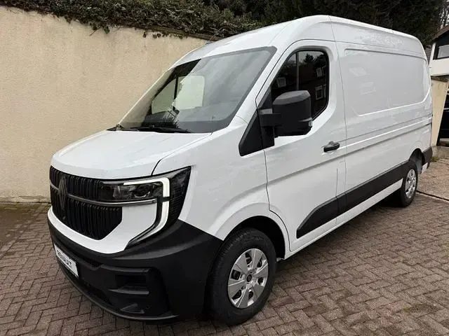 Neu Renault Master 150 PS (110 kW) 2025 Van / Kleinbus