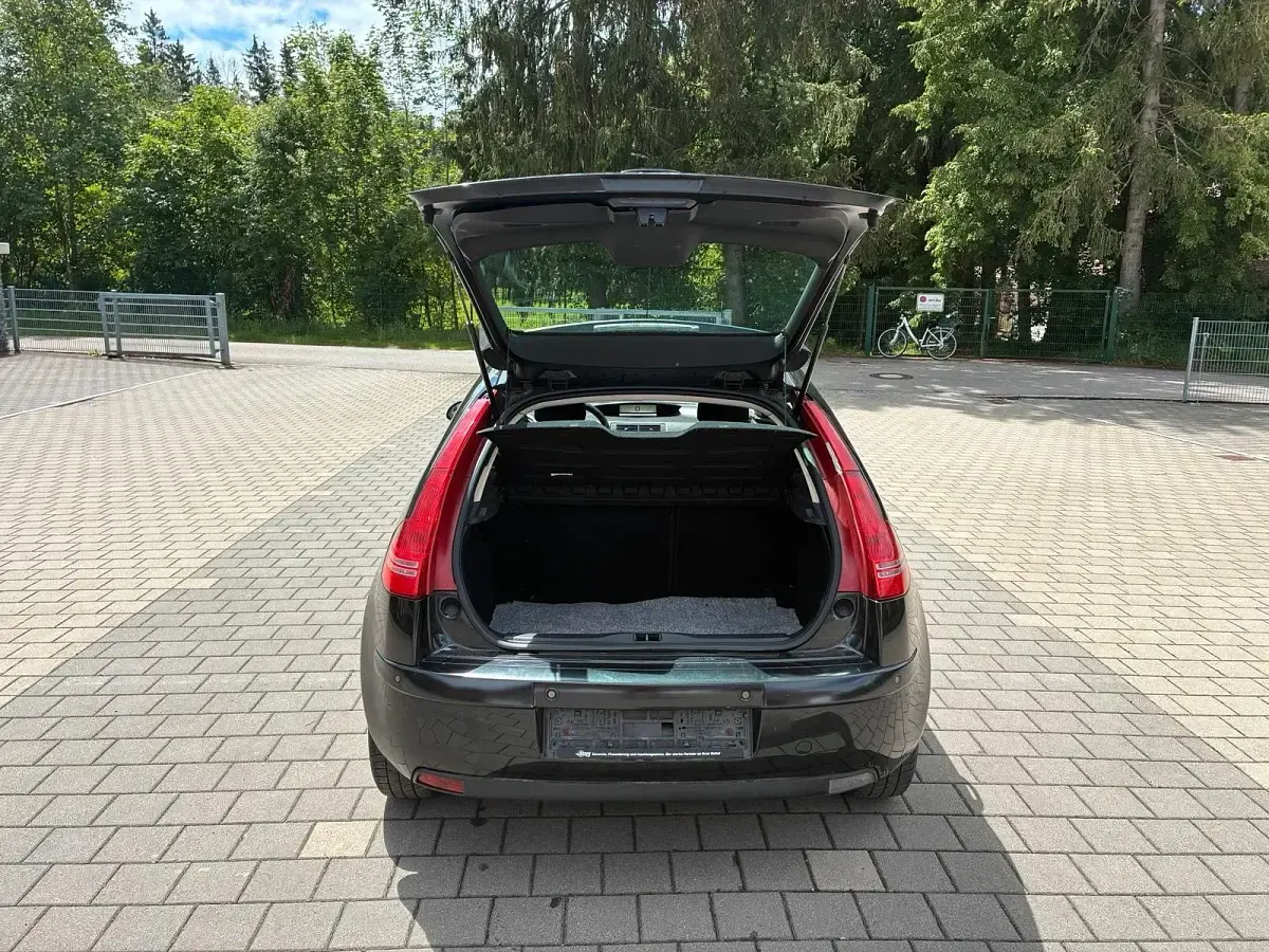 Gebraucht Citroën C4 109 PS (80 kW) 2006 Schwarz Kleinwagen