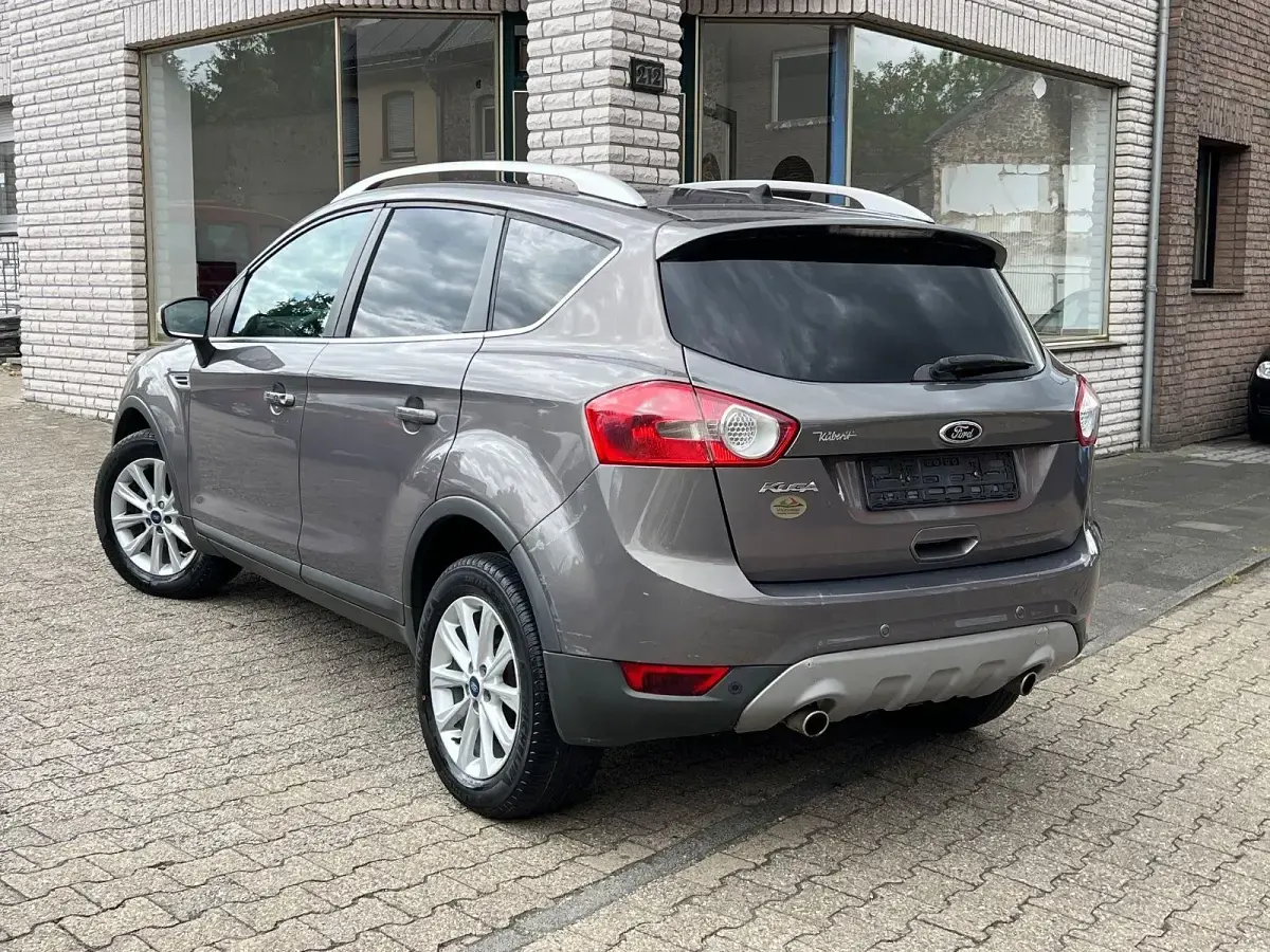 Gebraucht Ford Kuga Champions Edition 163 PS (119 kW) 2012 Braun SUV
