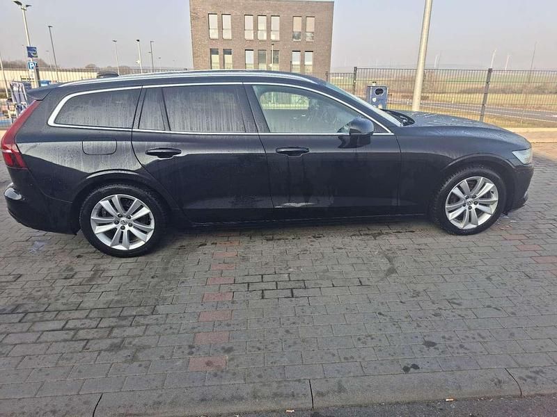 Gebraucht Volvo V60 190 PS (139 kW) 2019 Schwarz Kombi