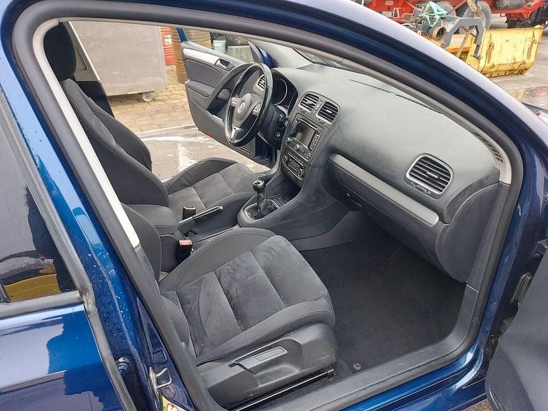 Gebraucht VW Golf VI Highline 122 PS (89 kW) 2011 Blau Kleinwagen