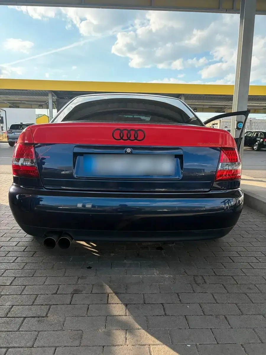 Gebraucht Audi A4 150 PS (110 kW) 1996 Blau Limousine