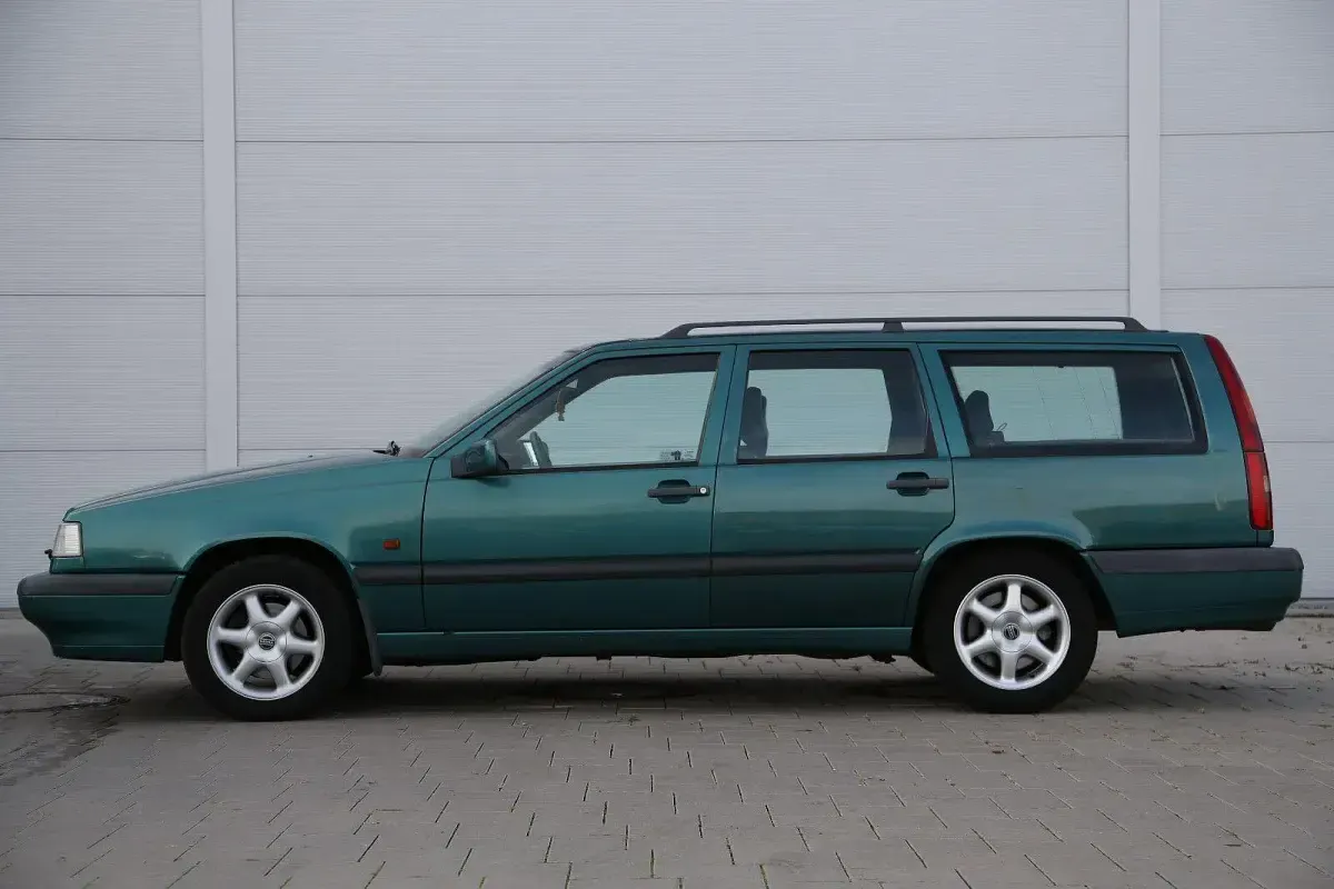 Second-hand Volvo 850 144 CP (105 kW) 1994 Verde Break