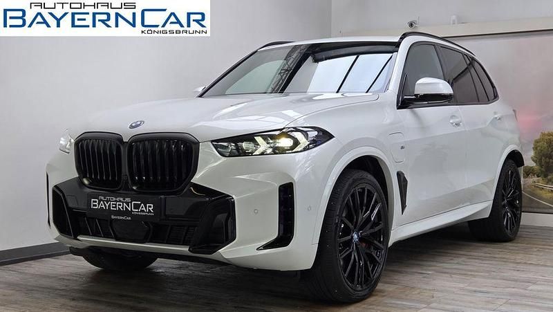 (0a96) mineralweiss metallic Gebraucht 2025 BMW X5 M Sport SUV | 92.989 € (Superpreis) - Bild 1/4