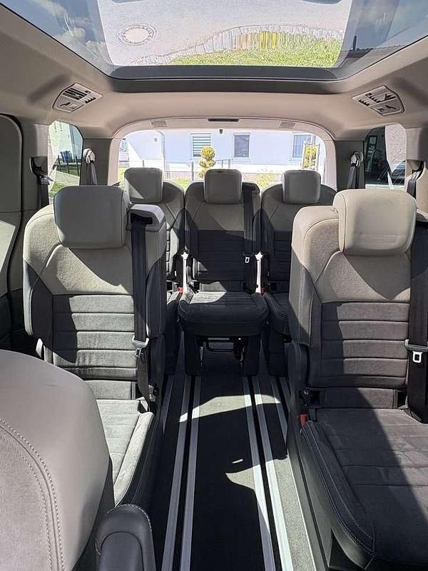 Gebraucht VW T7 Life 150 PS (110 kW) 2024 Grau Van